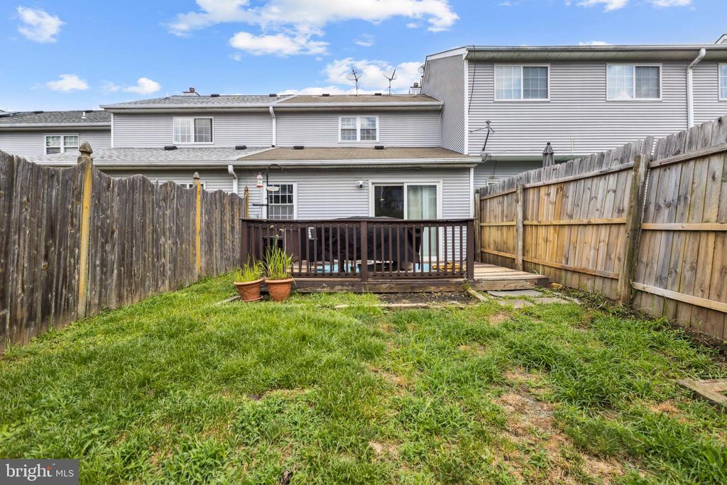 7 REGENCY DRIVE