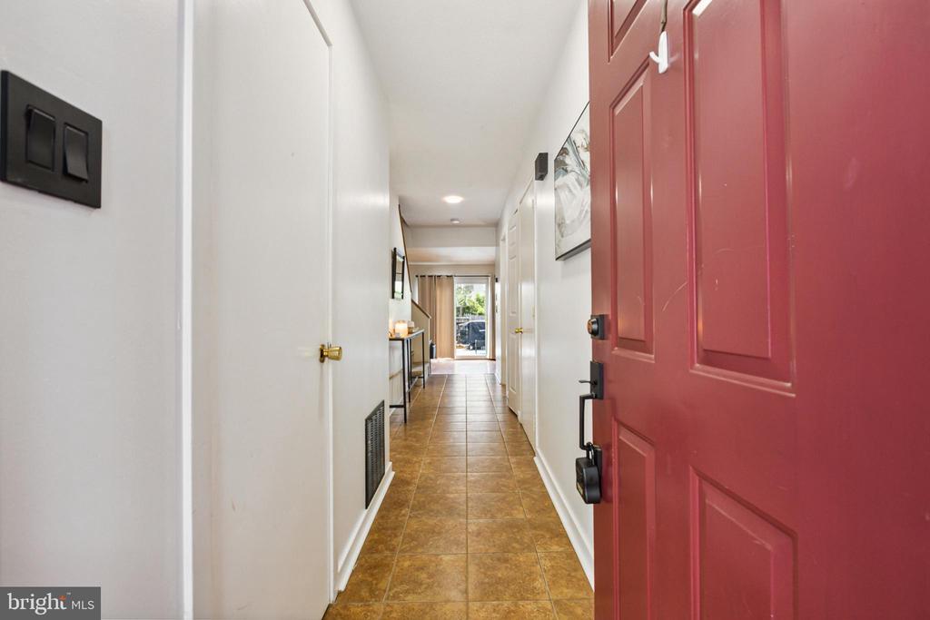 7 REGENCY DRIVE