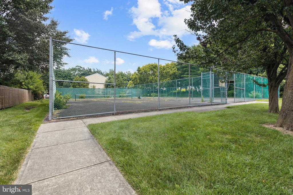 7 REGENCY DRIVE