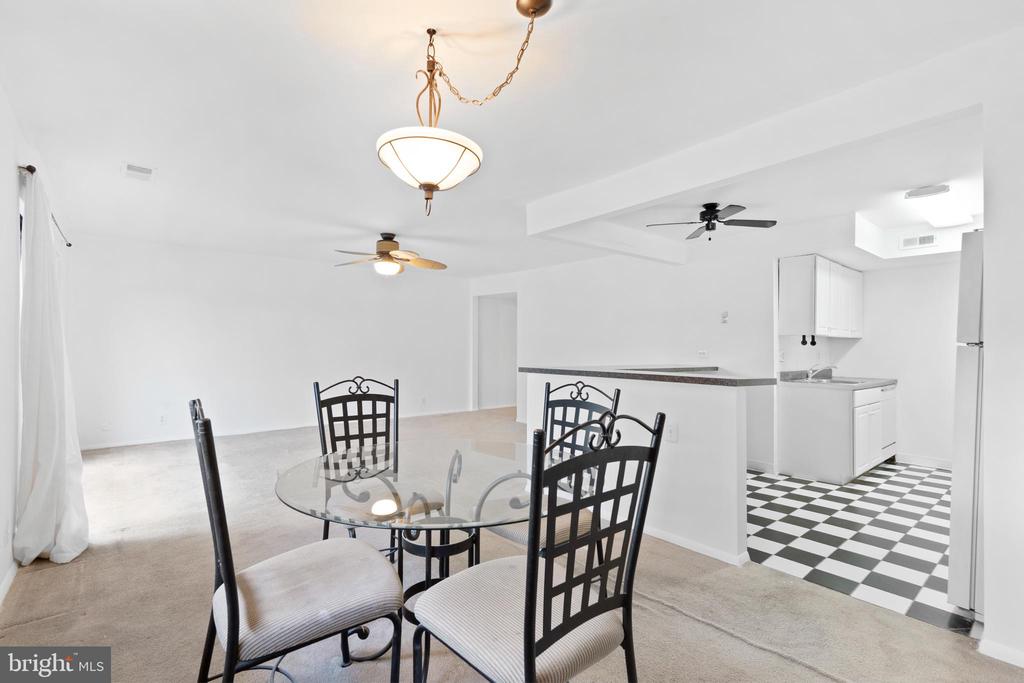 115 E KINGS HIGHWAY #216