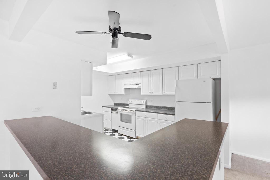 115 E KINGS HIGHWAY #216