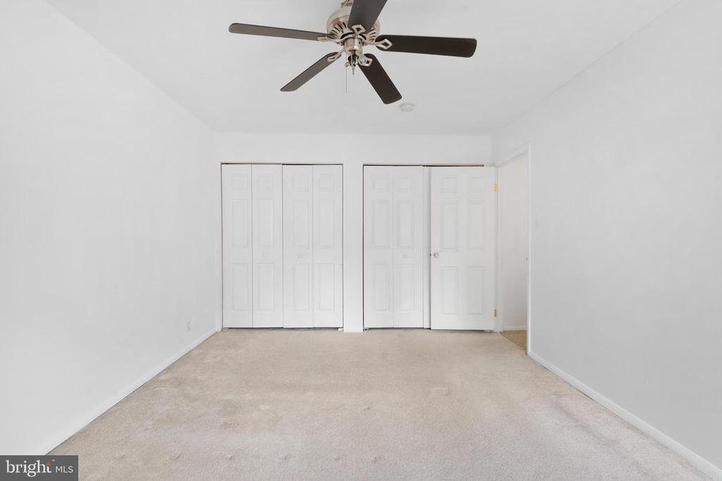 115 E KINGS HIGHWAY #216
