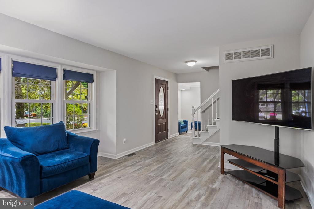 235 LAKESHORE DRIVE