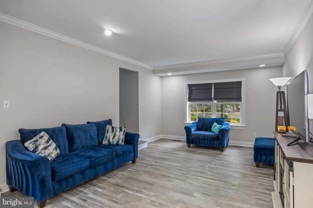 235 LAKESHORE DRIVE