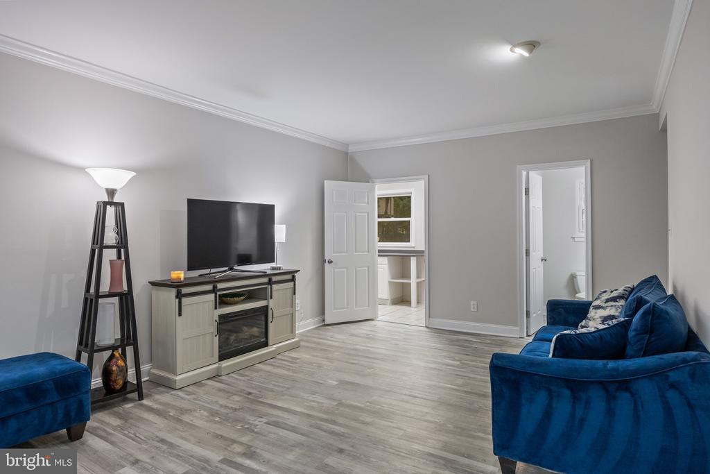 235 LAKESHORE DRIVE