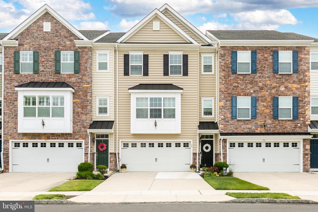 48 KEEGAN COURT