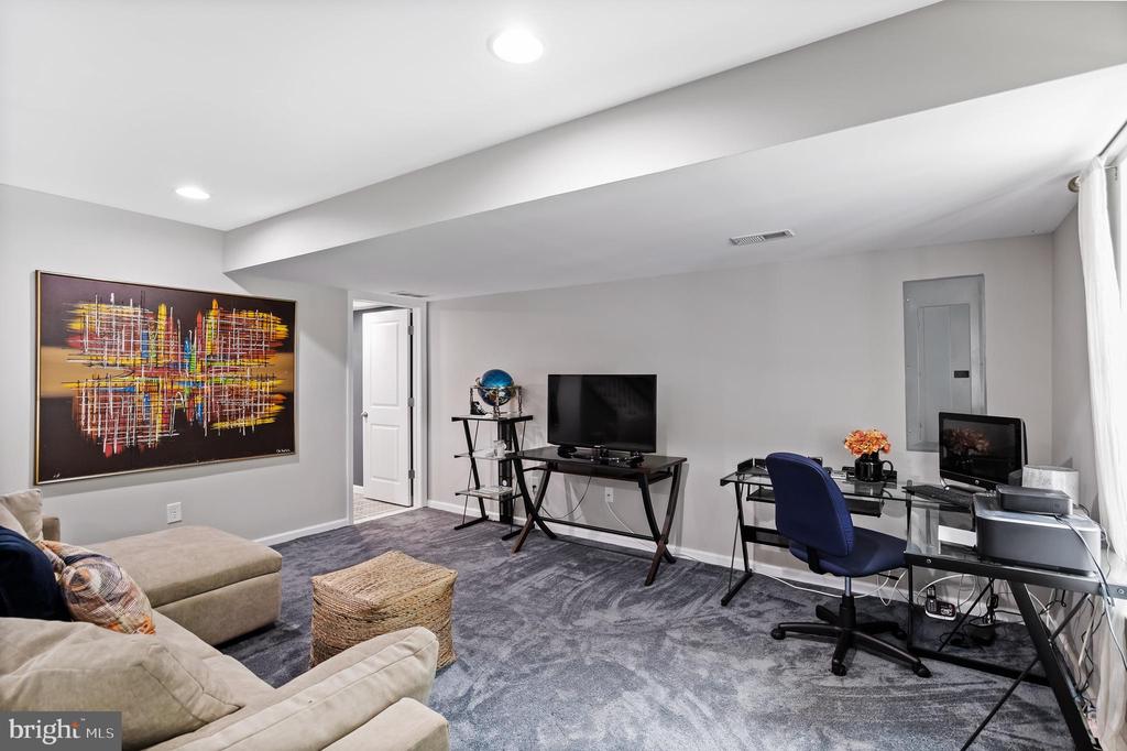 48 KEEGAN COURT
