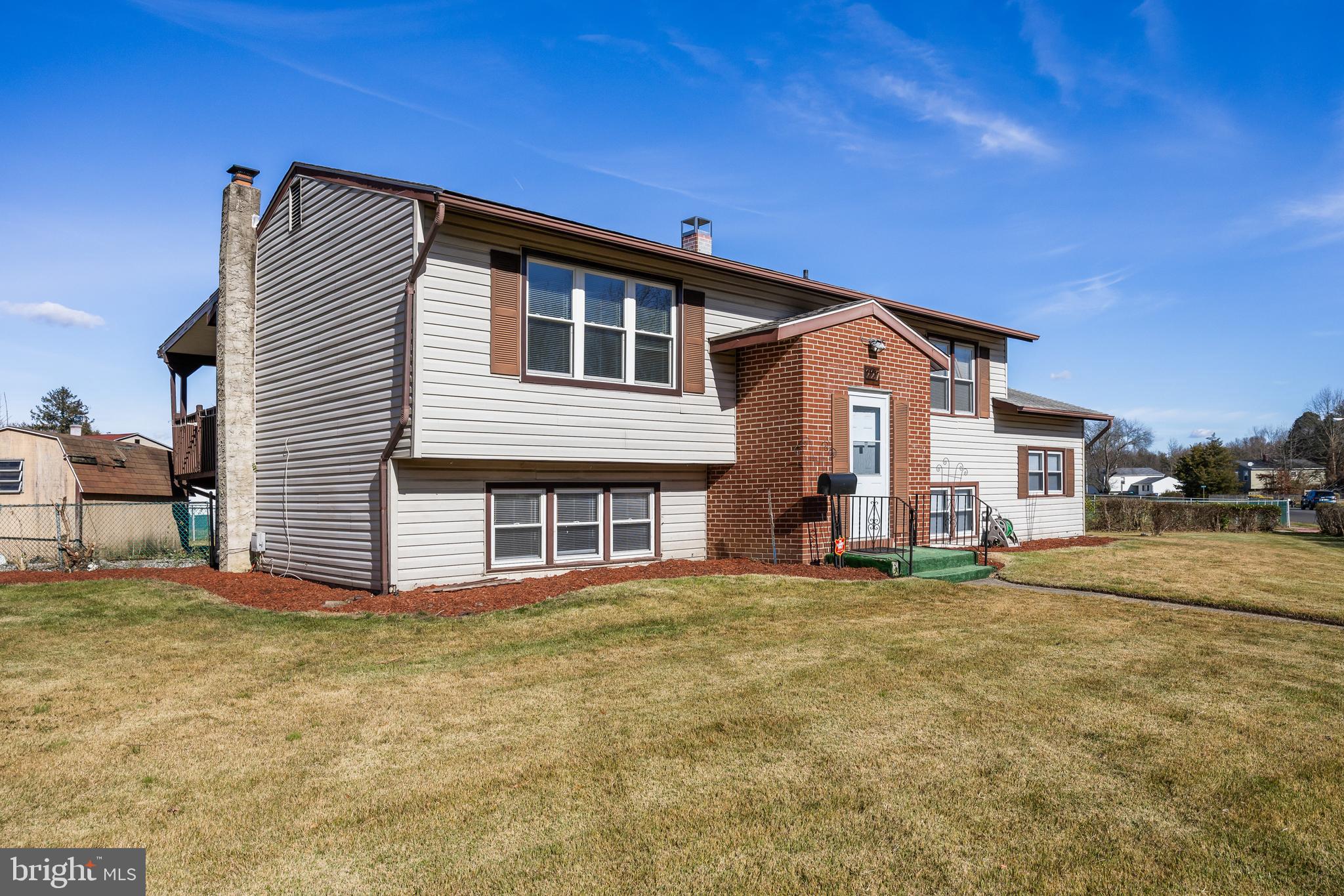 227 UNIVERSITY AVENUE