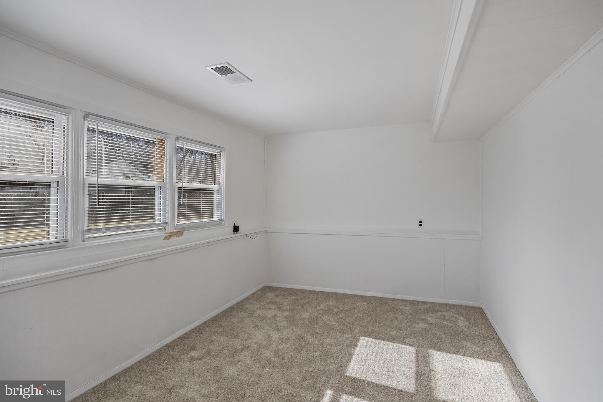 227 UNIVERSITY AVENUE