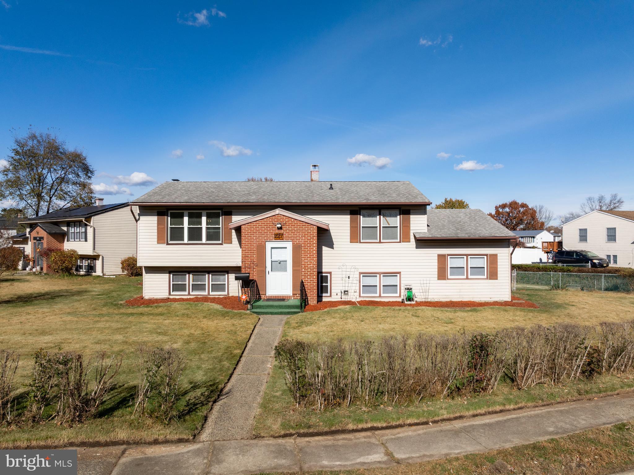 227 UNIVERSITY AVENUE