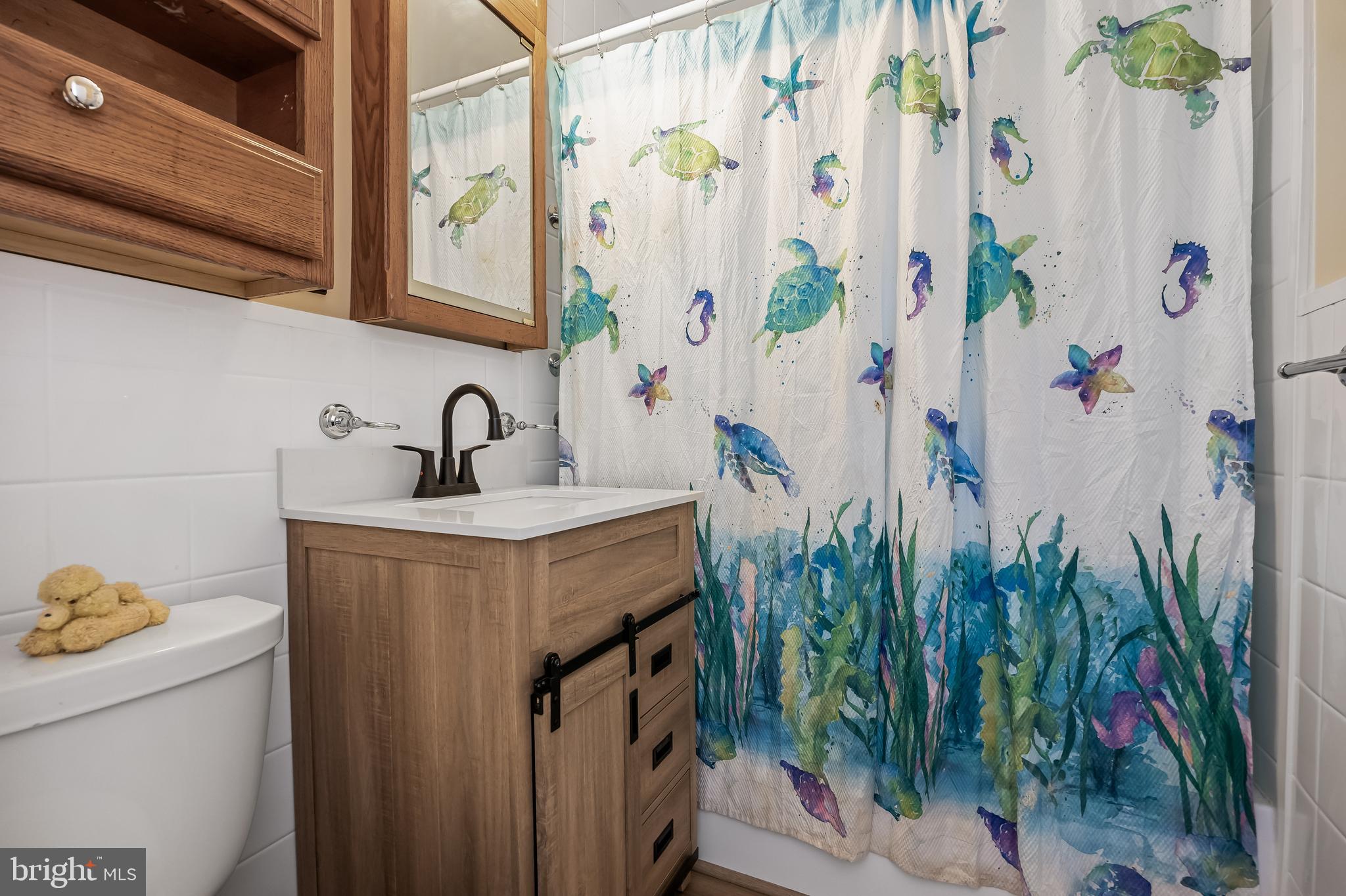 227 UNIVERSITY AVENUE