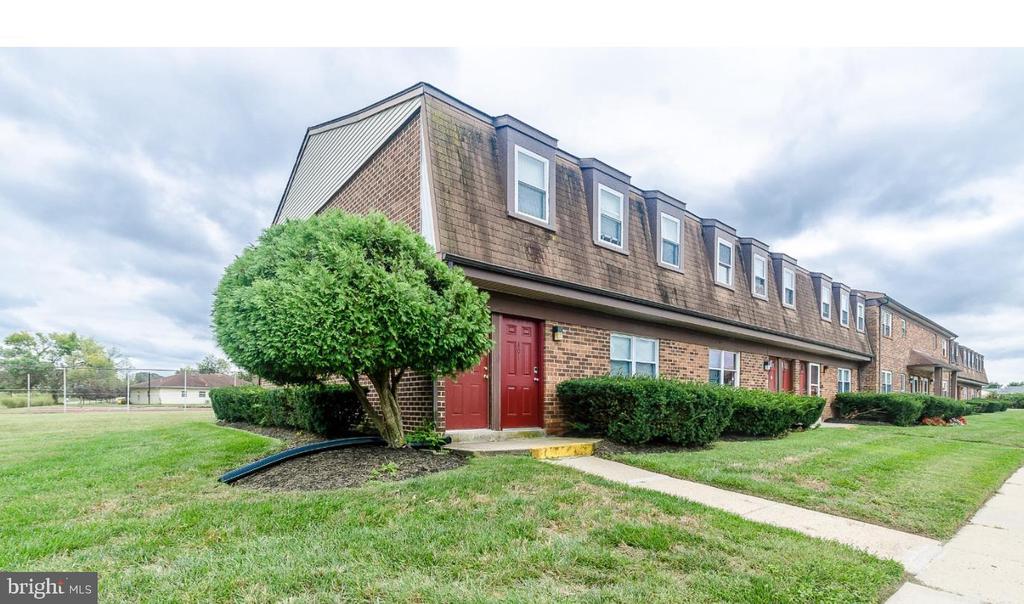 801 HENRI COURT