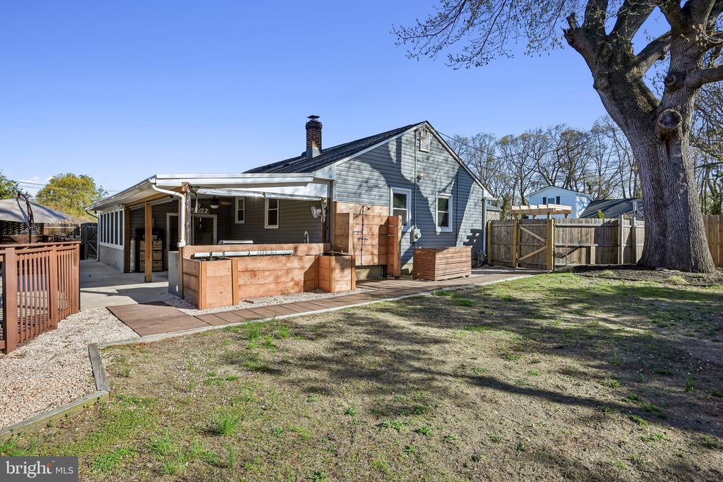 904 GENEVA AVENUE