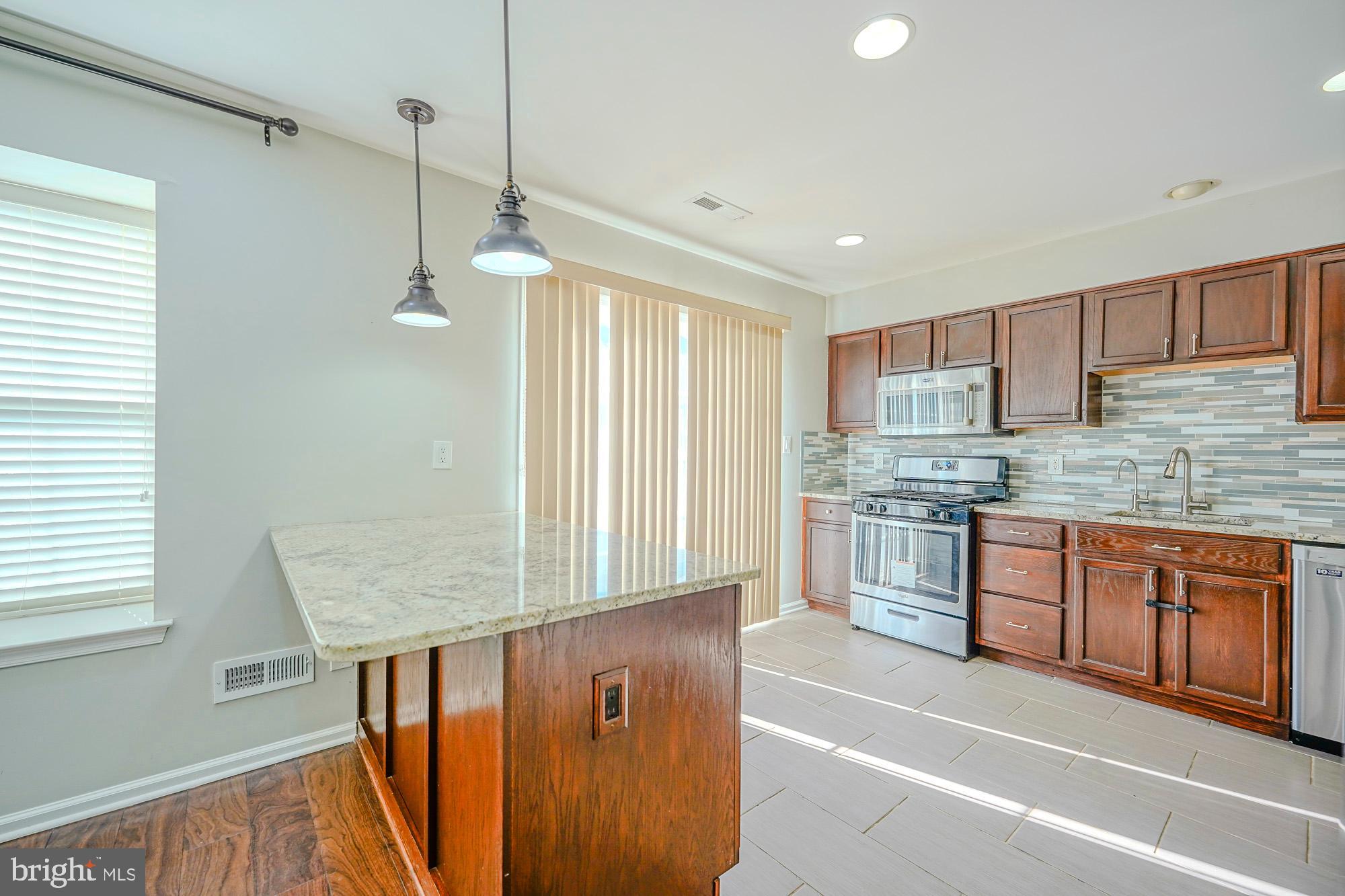 3908 GRENWICH LANE