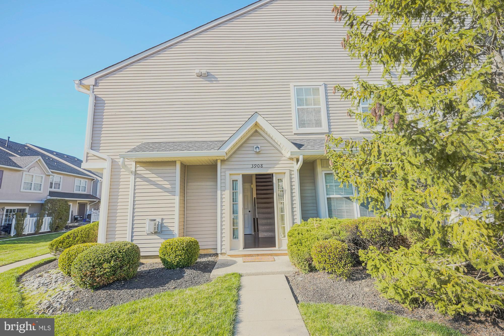3908 GRENWICH LANE