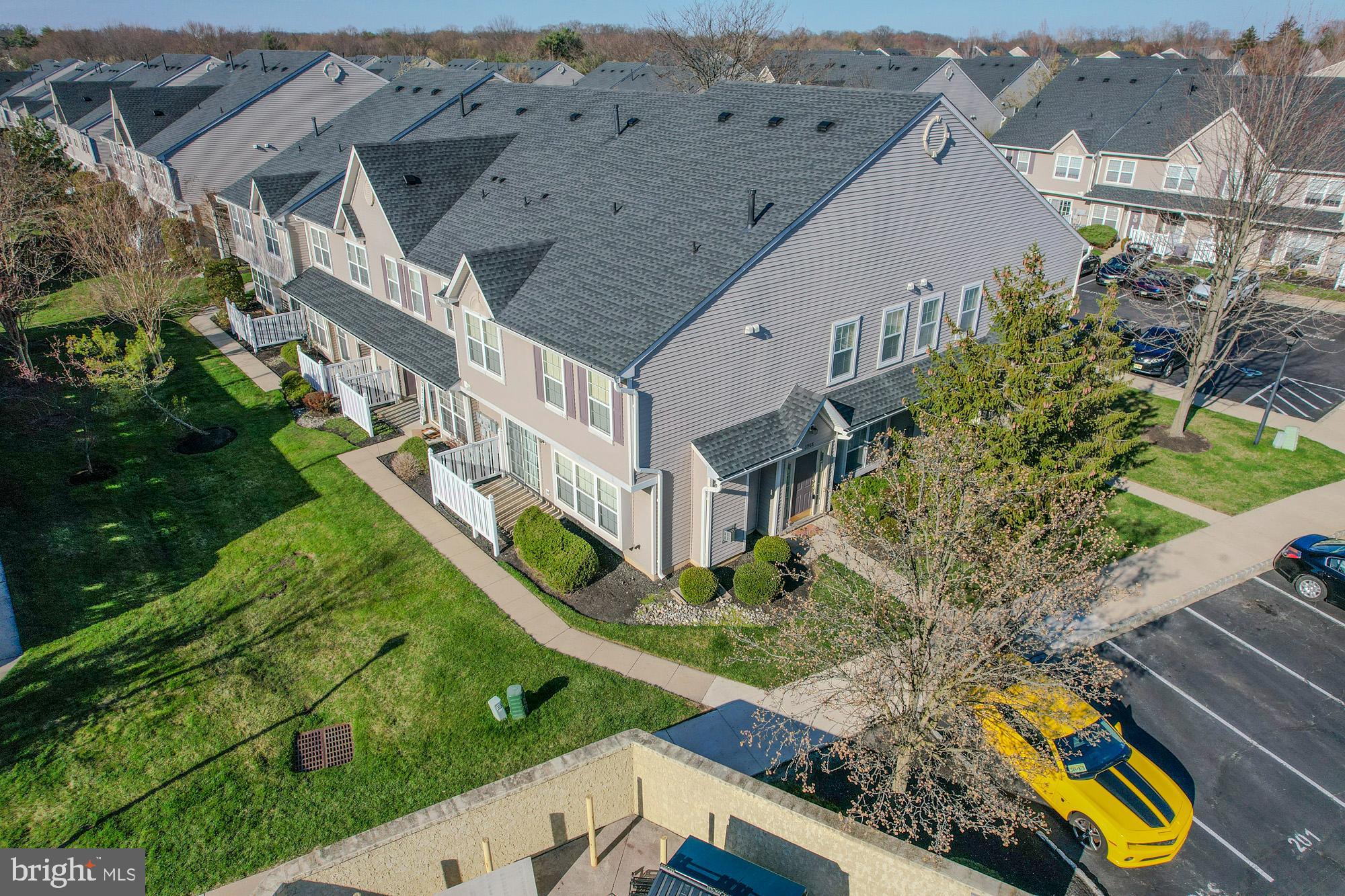 3908 GRENWICH LANE