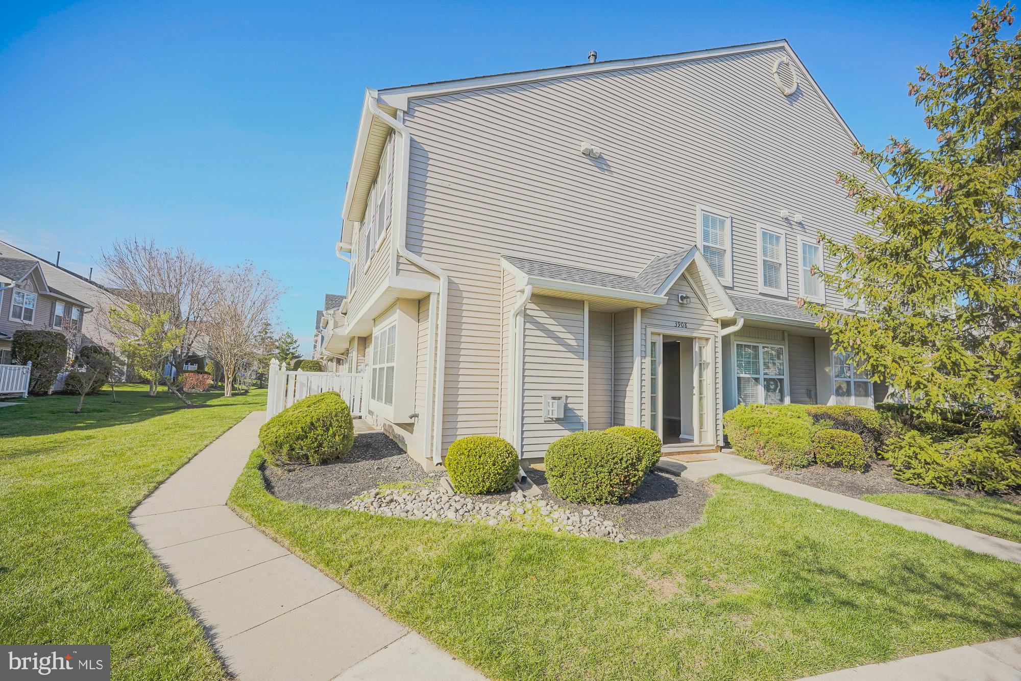3908 GRENWICH LANE
