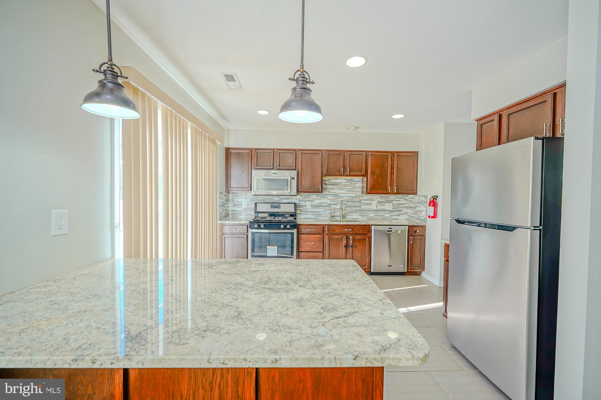 3908 GRENWICH LANE