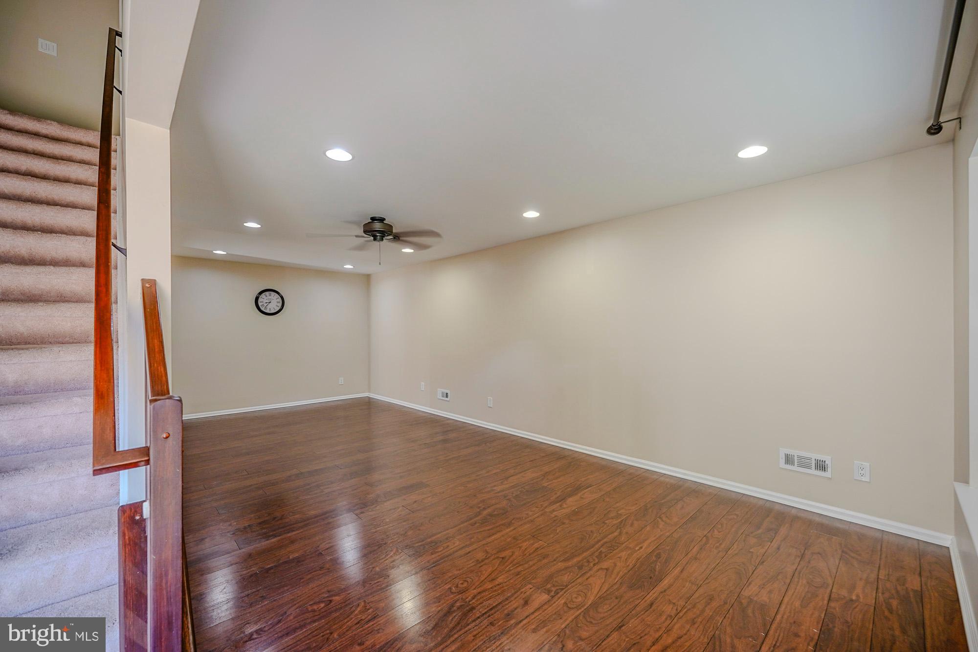 3908 GRENWICH LANE