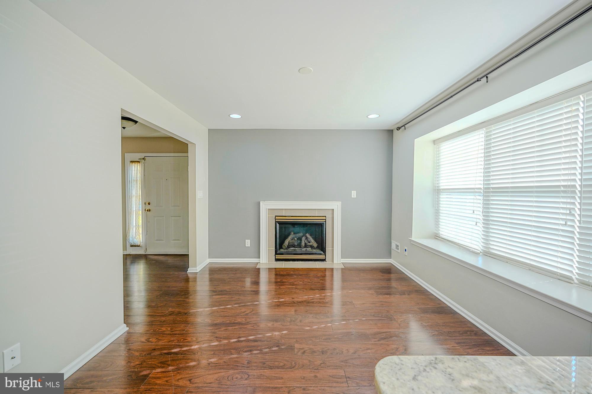 3908 GRENWICH LANE
