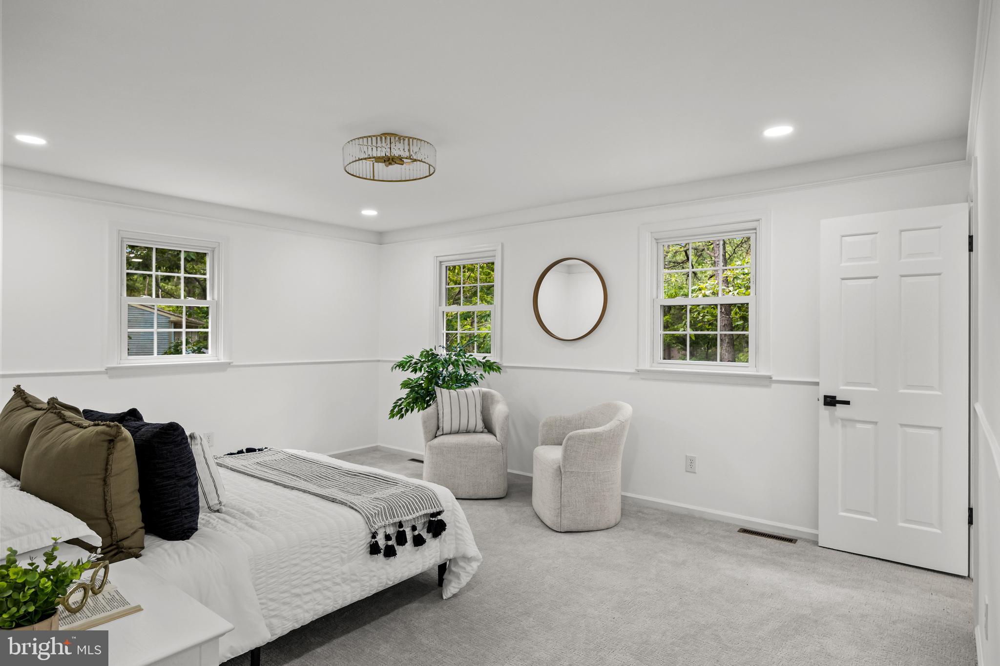 2 WOODS EDGE COURT