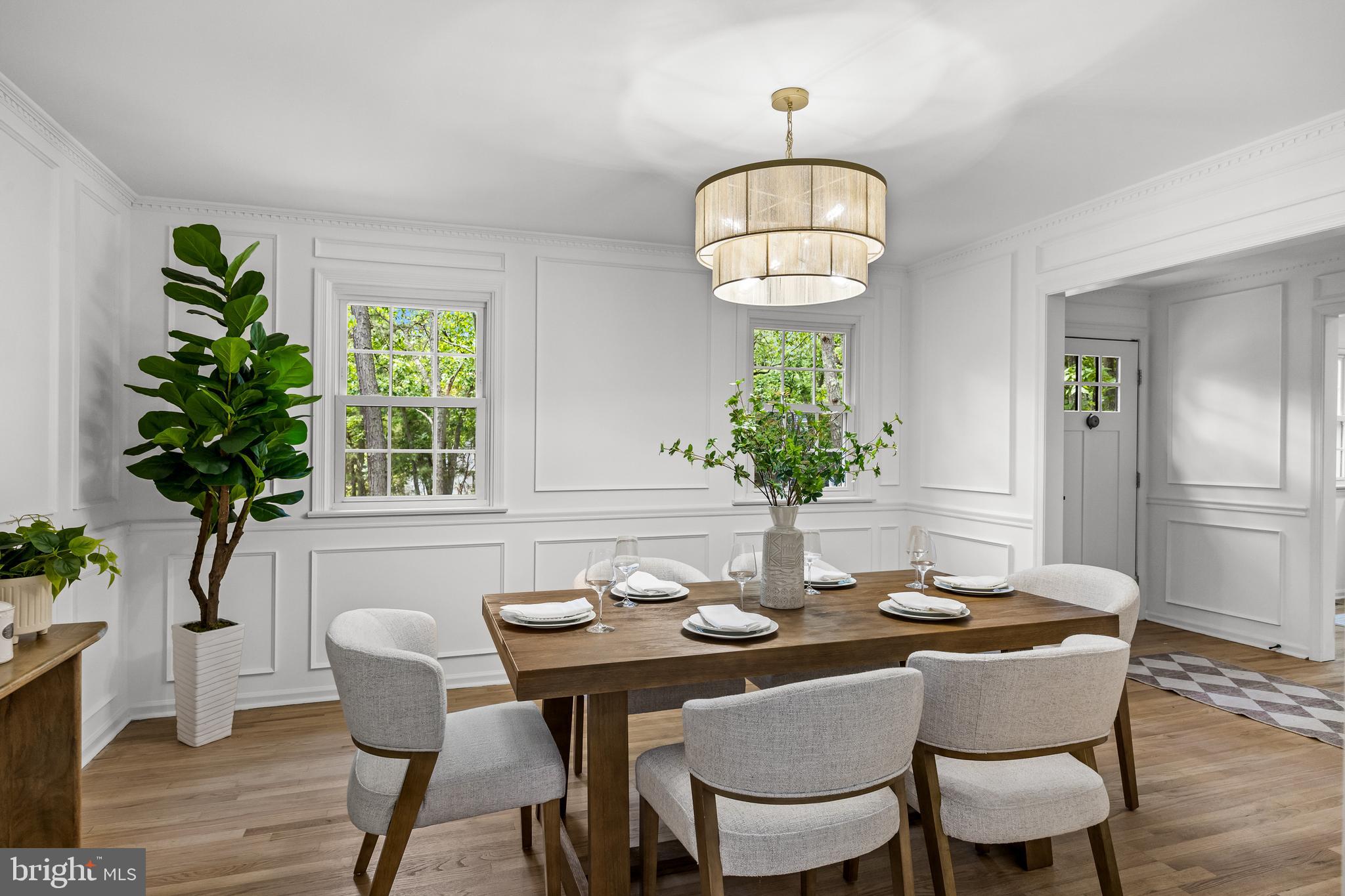 2 WOODS EDGE COURT