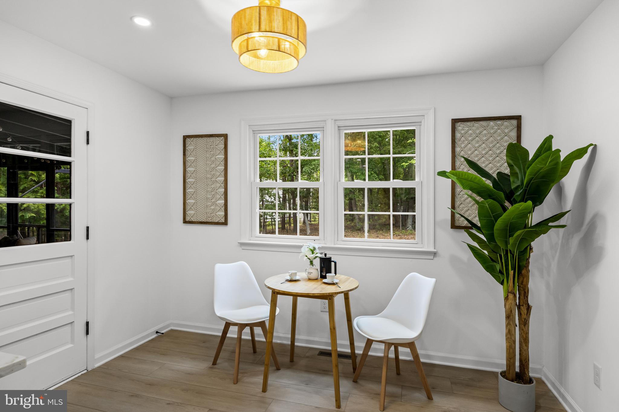 2 WOODS EDGE COURT