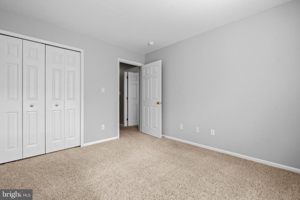 3906 GRENWICH LANE