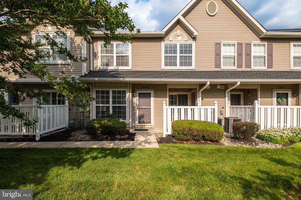 3906 GRENWICH LANE