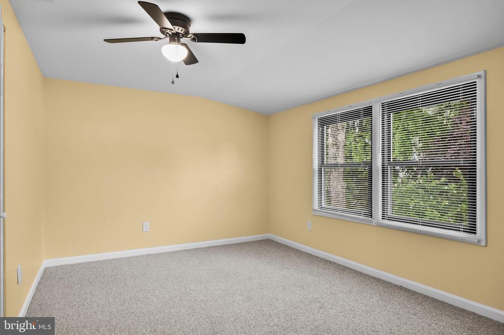 10 TRAYNOR LANE