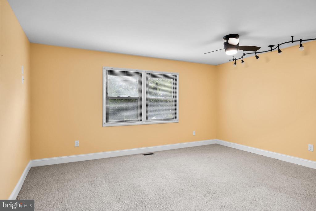 10 TRAYNOR LANE