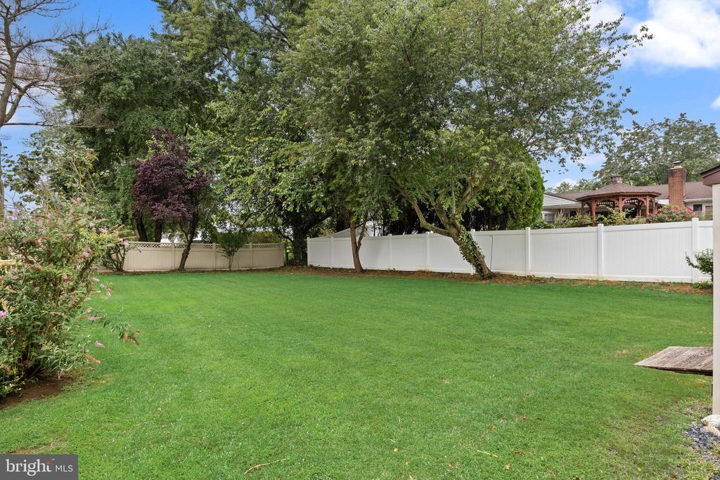 10 TRAYNOR LANE
