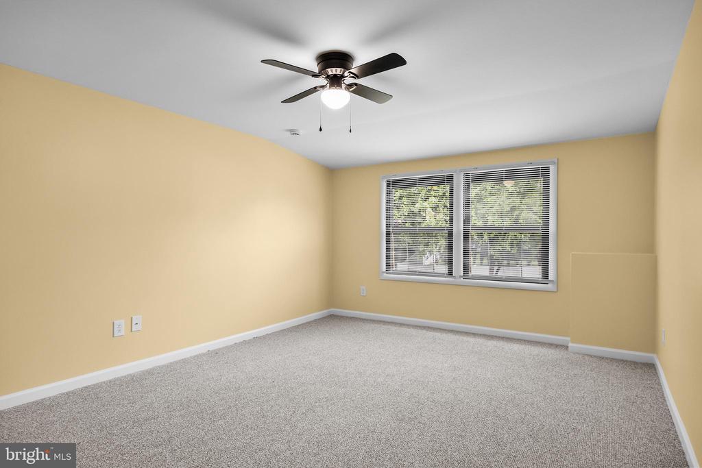10 TRAYNOR LANE