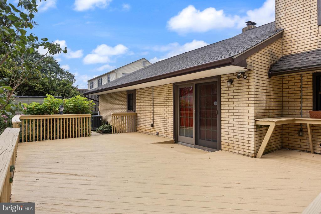 10 TRAYNOR LANE