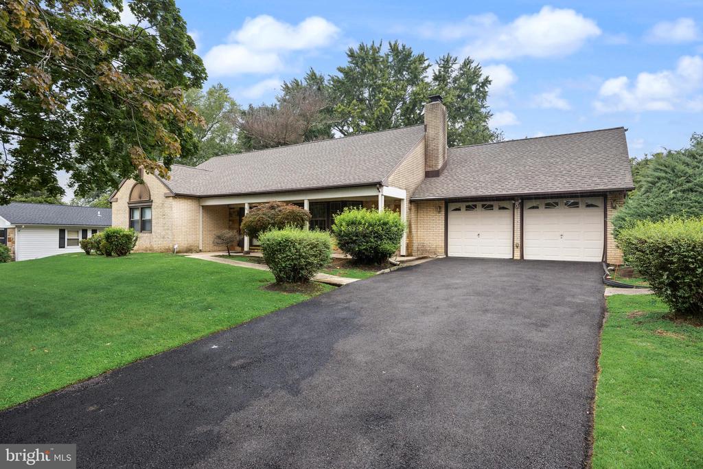 10 TRAYNOR LANE