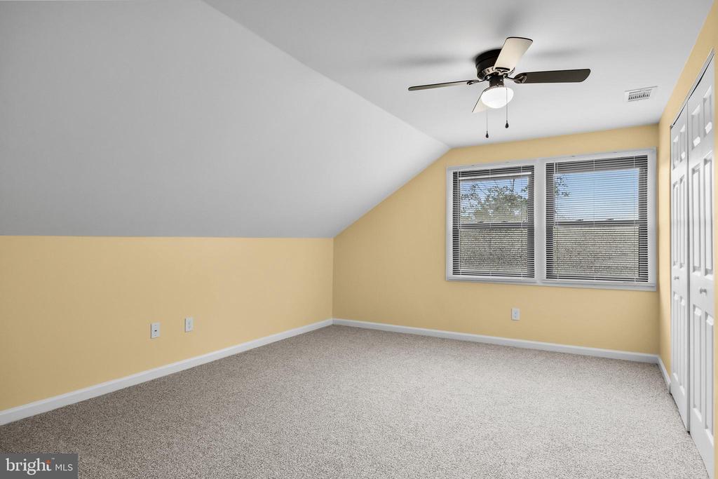 10 TRAYNOR LANE