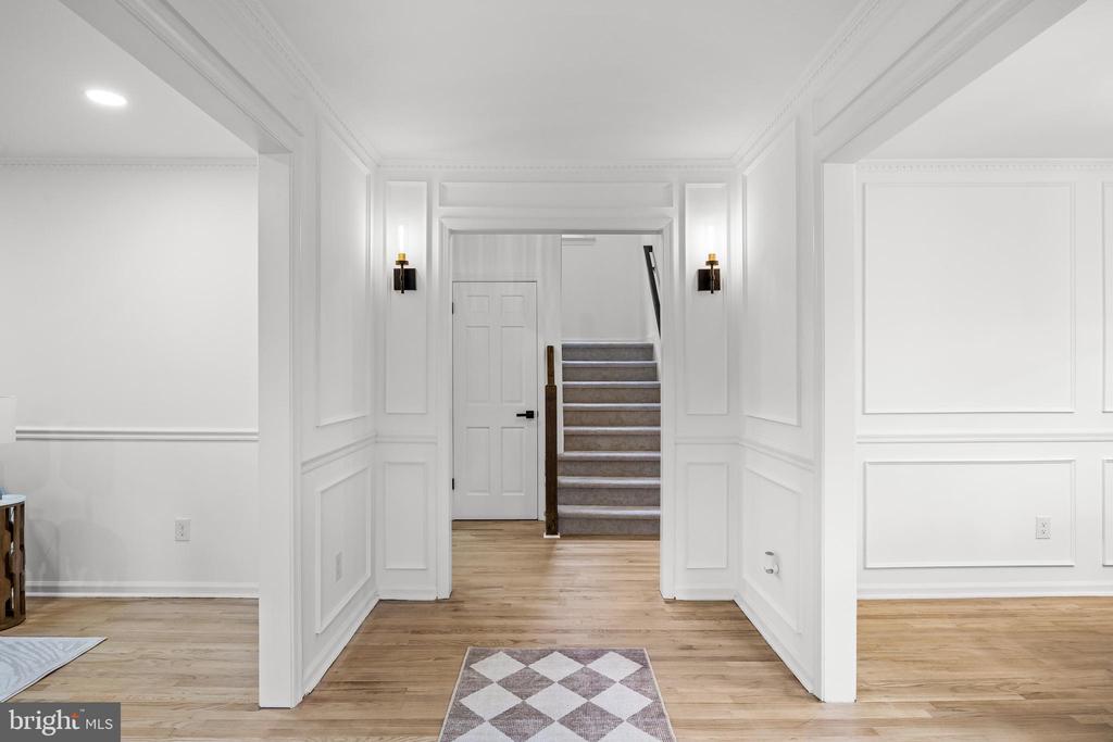 2 WOODS EDGE COURT