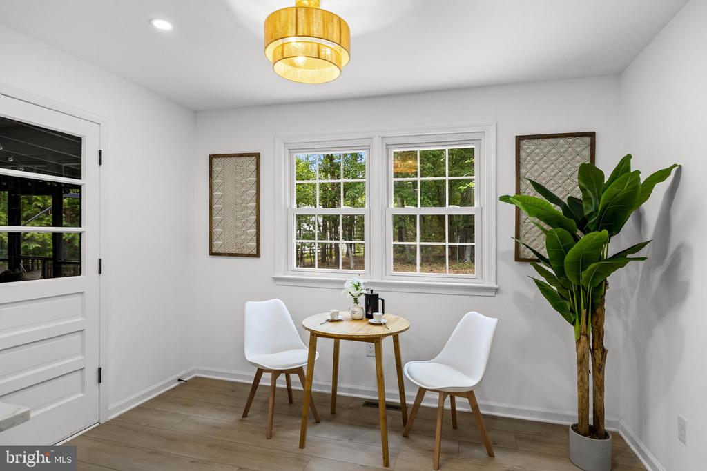 2 WOODS EDGE COURT