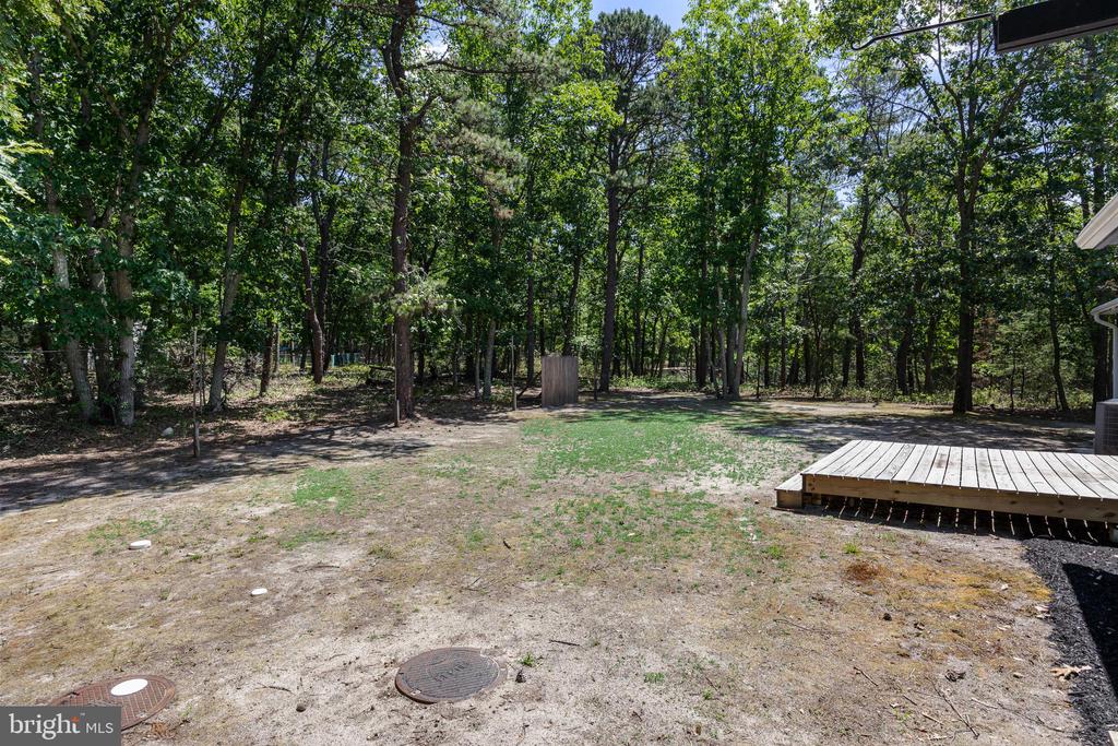 2 WOODS EDGE COURT