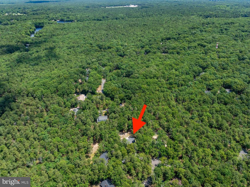 2 WOODS EDGE COURT