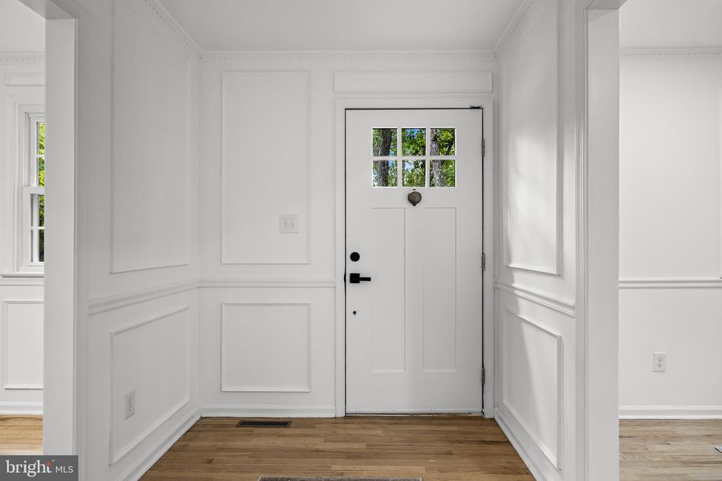 2 WOODS EDGE COURT
