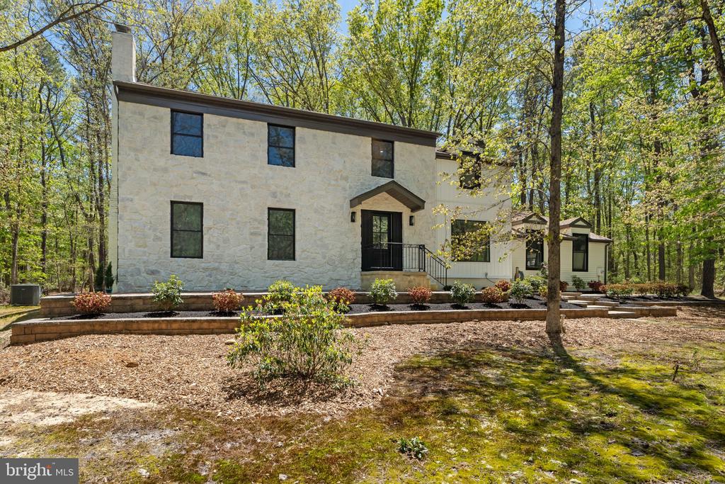 1 DICKSON DRIVE