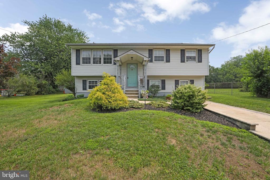 2109 BERKELEY DRIVE