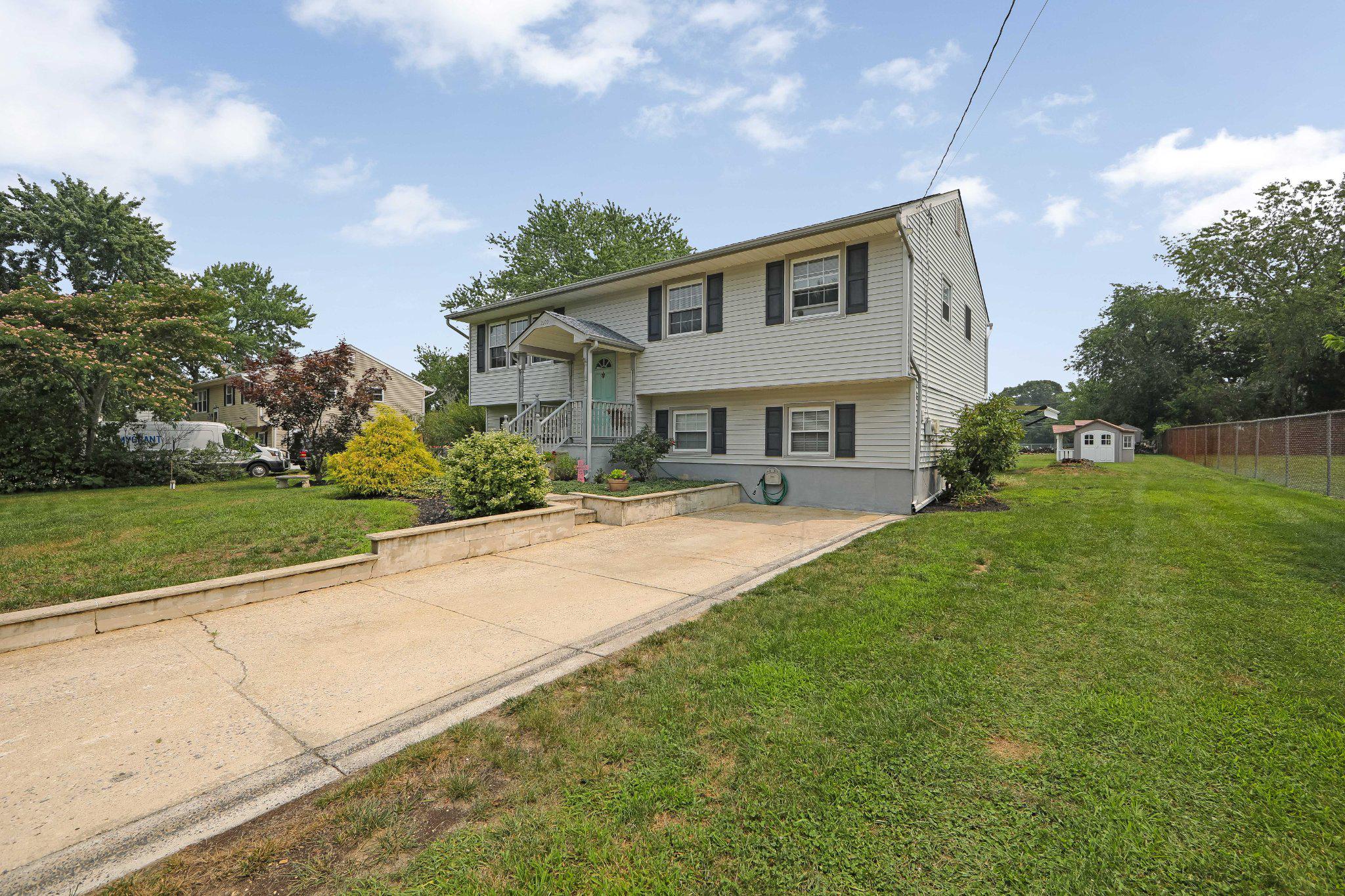 2109 BERKELEY DRIVE