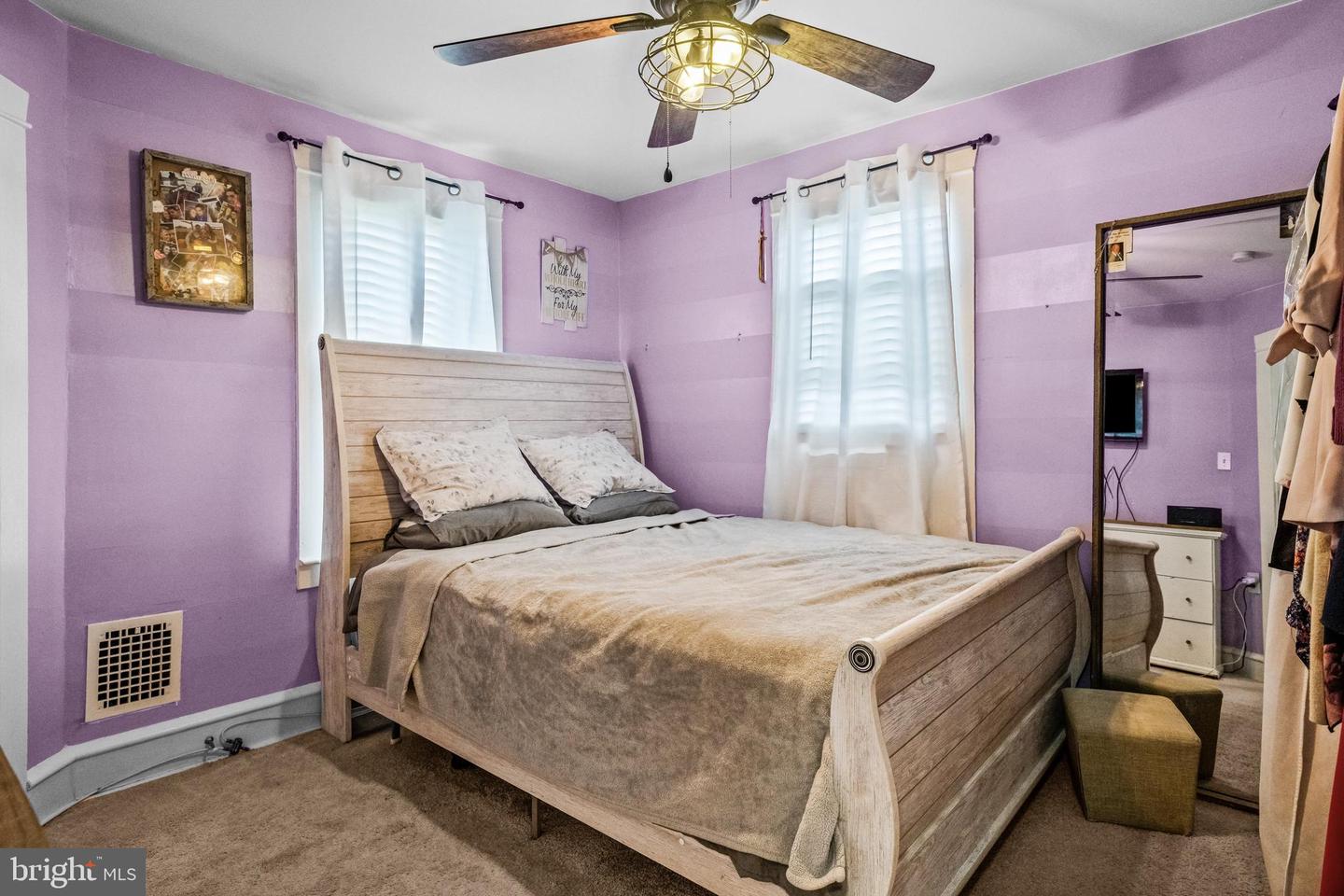 53 Apple Ave