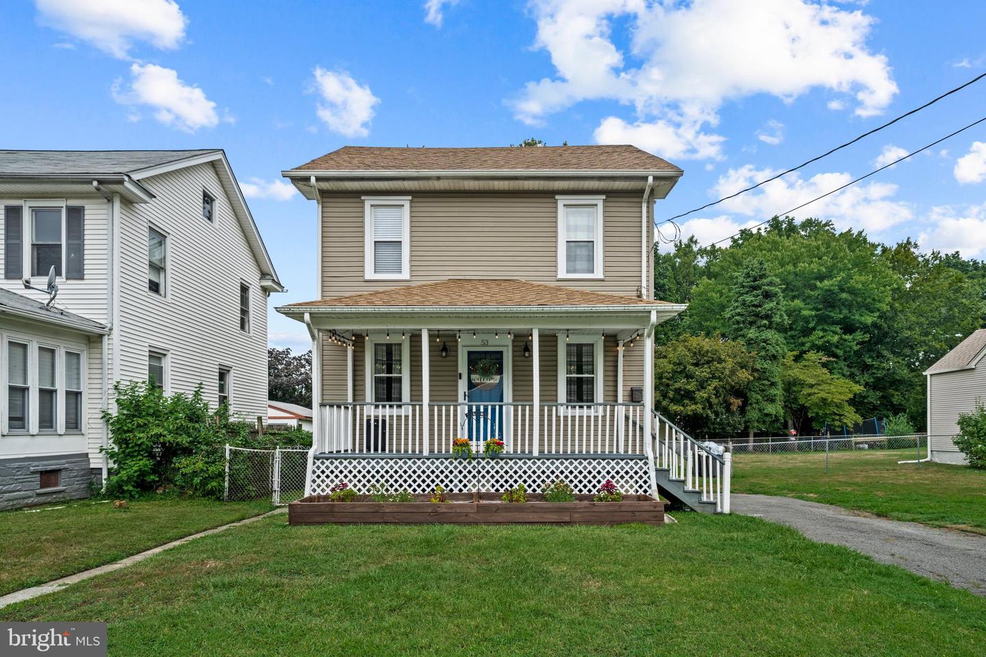 53 Apple Ave