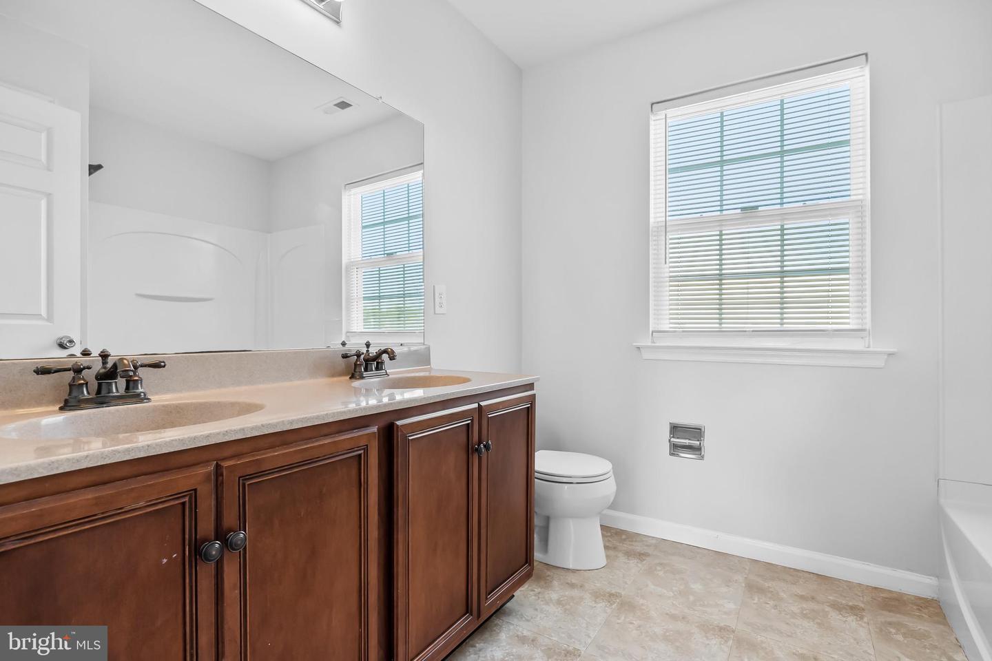 3 Mallards Crest Ct