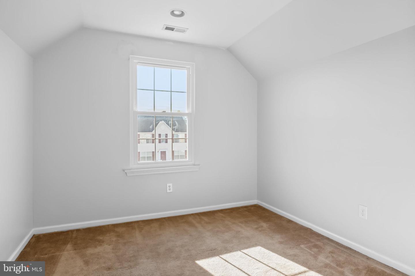 3 Mallards Crest Ct