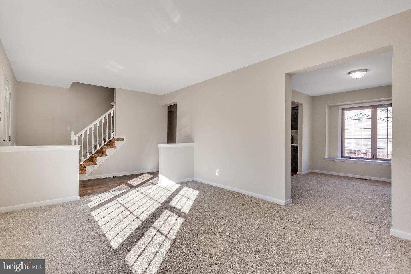 8 Bromley Dr