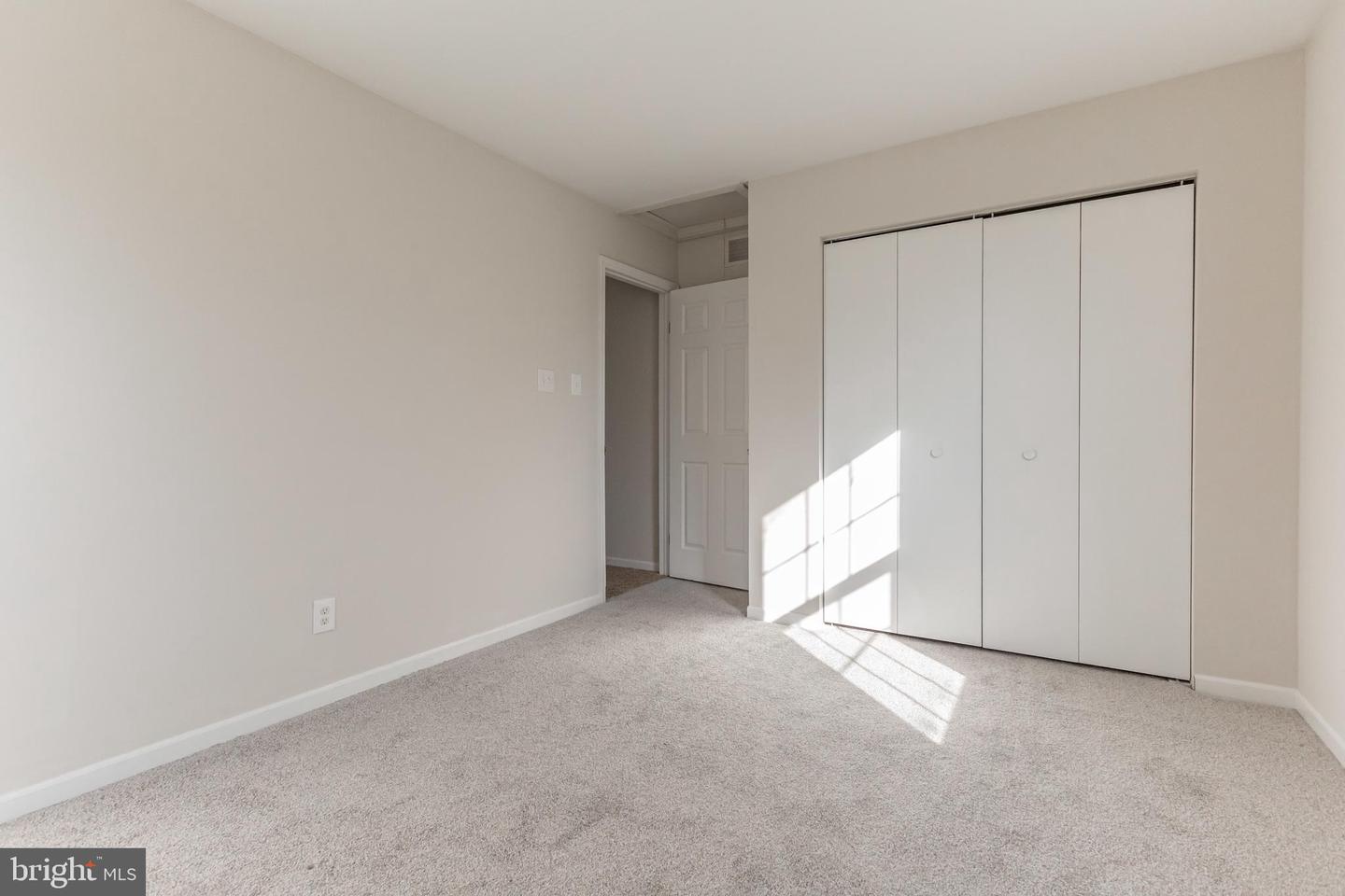 8 Bromley Dr
